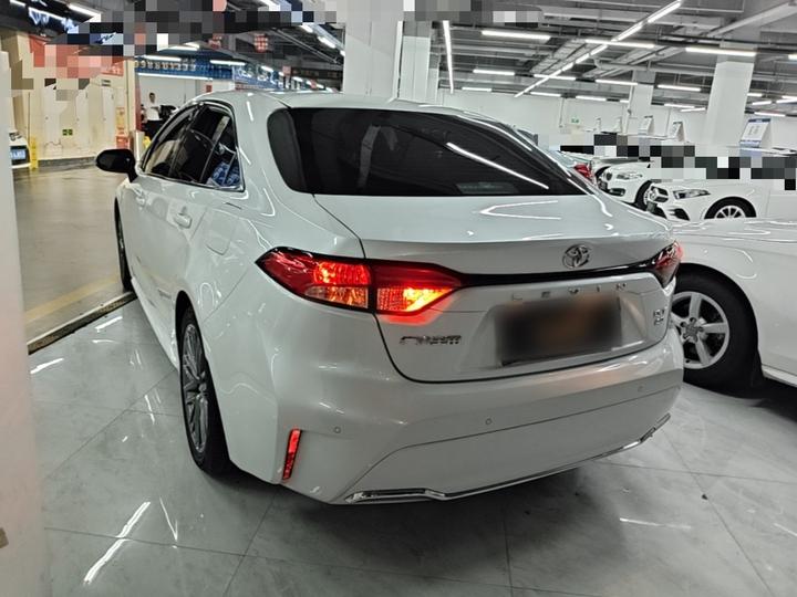 2021 2.0L Luxury photo 4