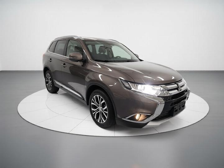 Outlander 2018 2.0L RWD Honor 5-Seater photo 3
