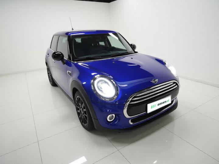 2019 1.5T ONE PLUS 5-Door photo 3