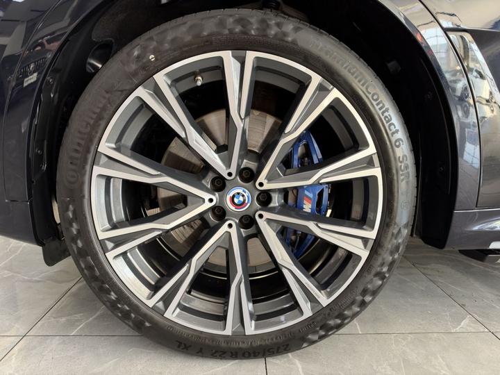 X7 2022 xDrive40i Executive M Sport Package photo 5