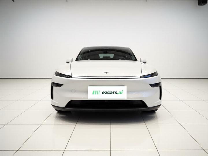 Model Y 2025 RWD photo 2