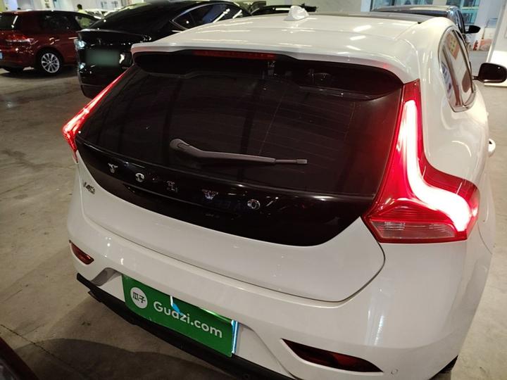 V40 2015 1.6T photo 5