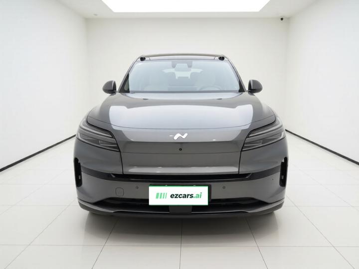 L90 2025 Max 6-Seater 60 photo 2