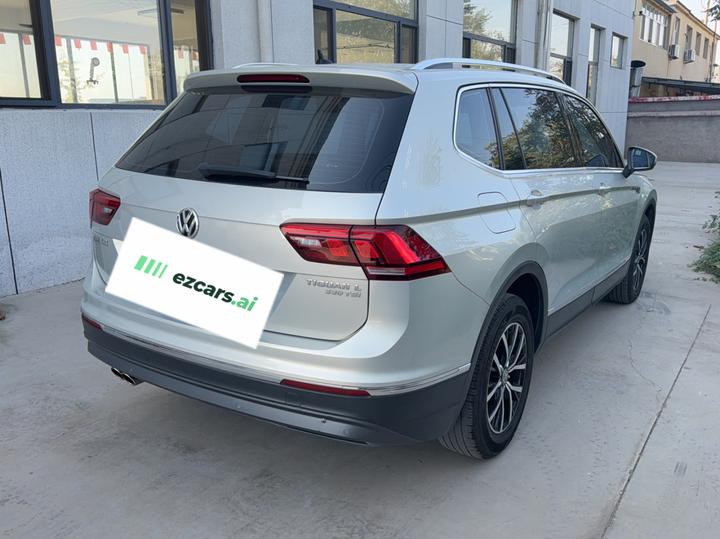 Tiguan L 2018 330TSI AT RWD Luxury photo 4