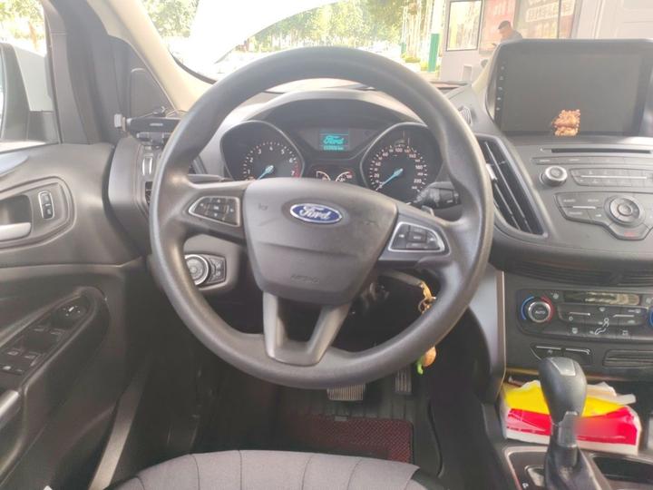 Kuga 2017 EcoBoost 180 RWD photo 3