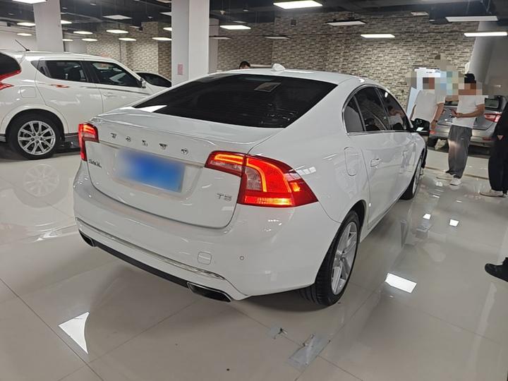 S60 2015 S60L T5 photo 4