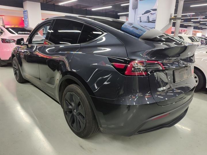 Model Y 2024 RWD photo 4