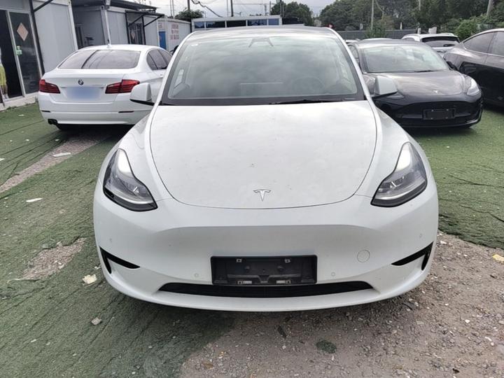 Model Y 2022 RWD photo 2
