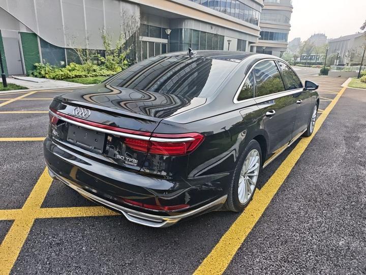 A8 2019 Plus A8L 50 TFSI quattro Comfort photo 4