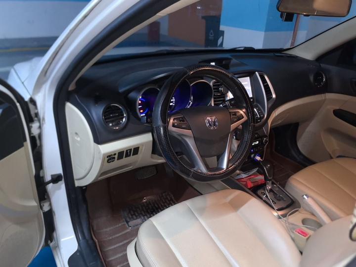 Eado 2015 1.6L AT Luxury photo 7