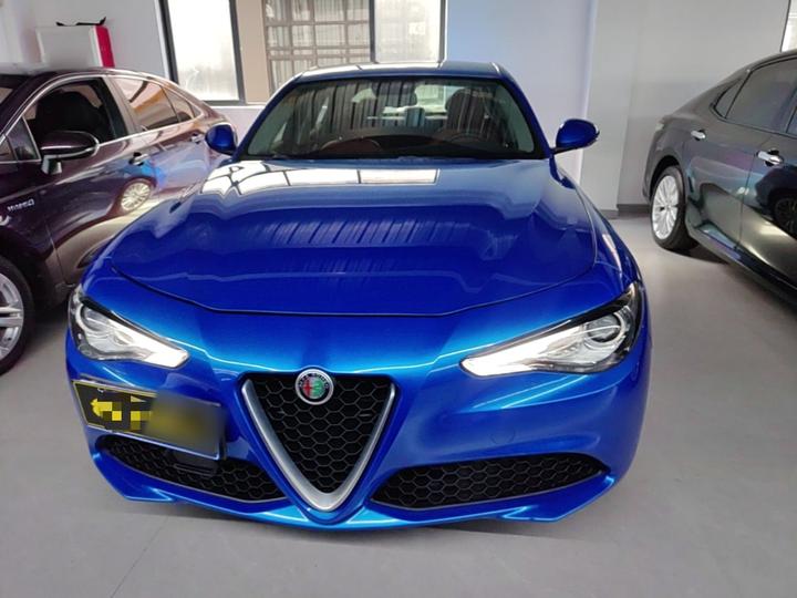 Alfa Romeo Giulia 2017 2.0T 200HP Elite photo 2
