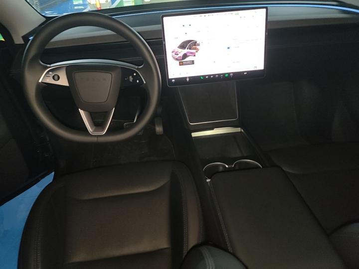 Model Y 2025 RWD photo 5