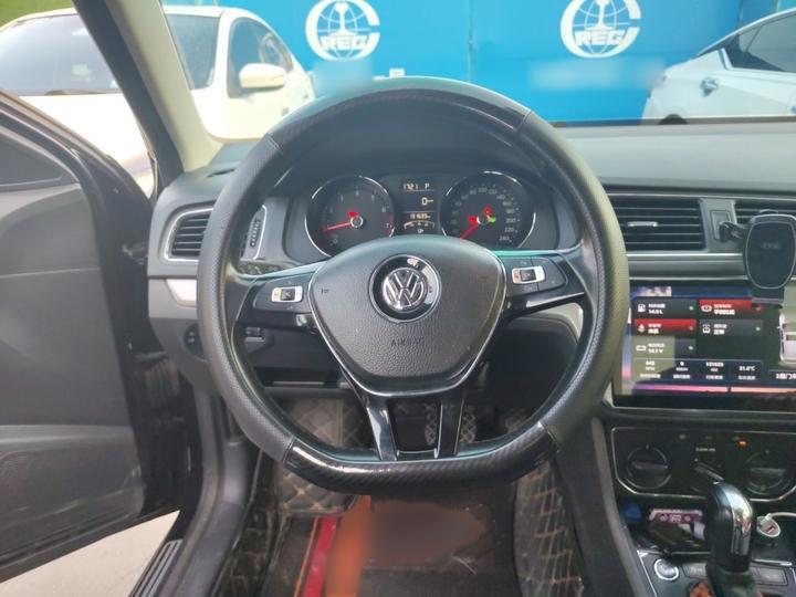 Lavida 2017 1.6L AT Comfort photo 3