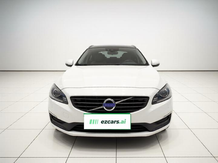 V60 2015 T5 photo 2