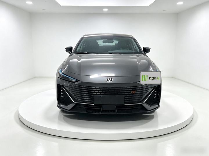 UNI-V 2023 1.5T Premium photo 4