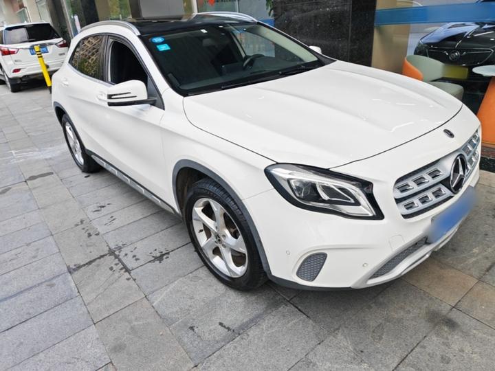 GLA 2017 GLA 200 Dynamic photo 3