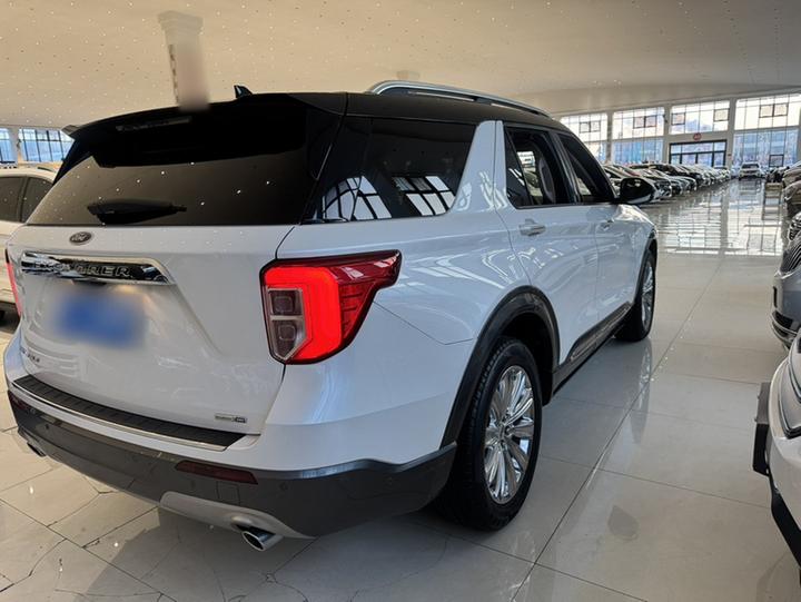 Explorer 2020 EcoBoost 285 AWD Titanium 6-Seater photo 3