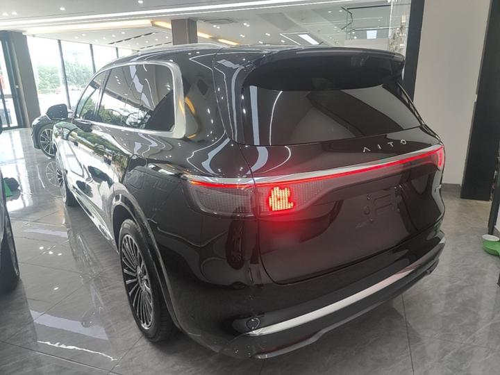 HIMA AITO M8 2025 EV Max+ 6-Seater AWD 192-Line LiDAR photo 4