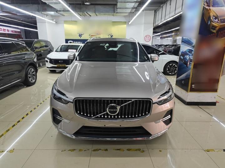 XC60 2025 B5 AWD Luxury photo 2