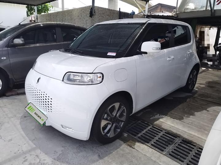 2020 305km Luxury