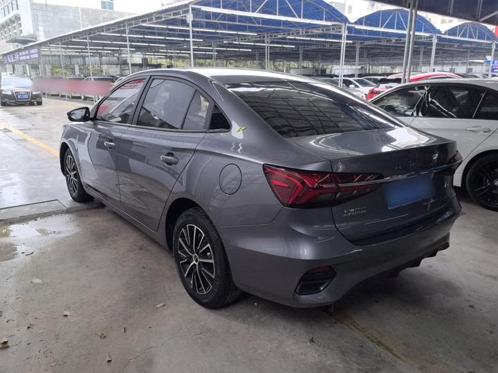 i5 2021 1.5L CVT Platinum photo 4