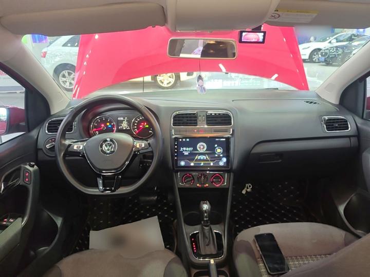 Polo 2016 1.6L AT Comfort photo 5