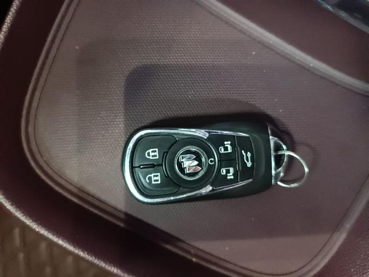 GL8 2023 Avenir 6-Seater photo 8