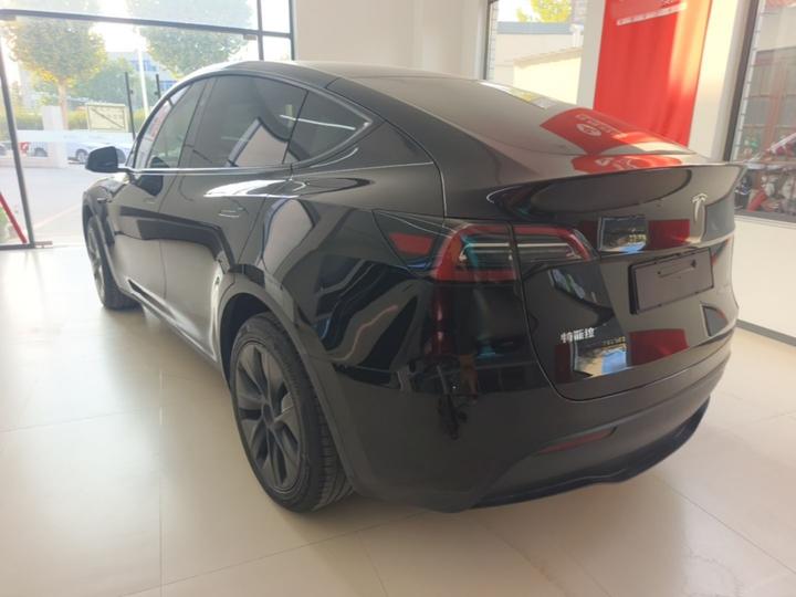 Model Y 2024 Long Range AWD photo 4