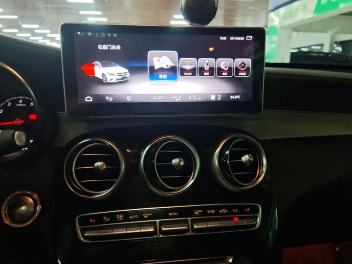 GLC 2018 Facelift GLC 200 4MATIC photo 4