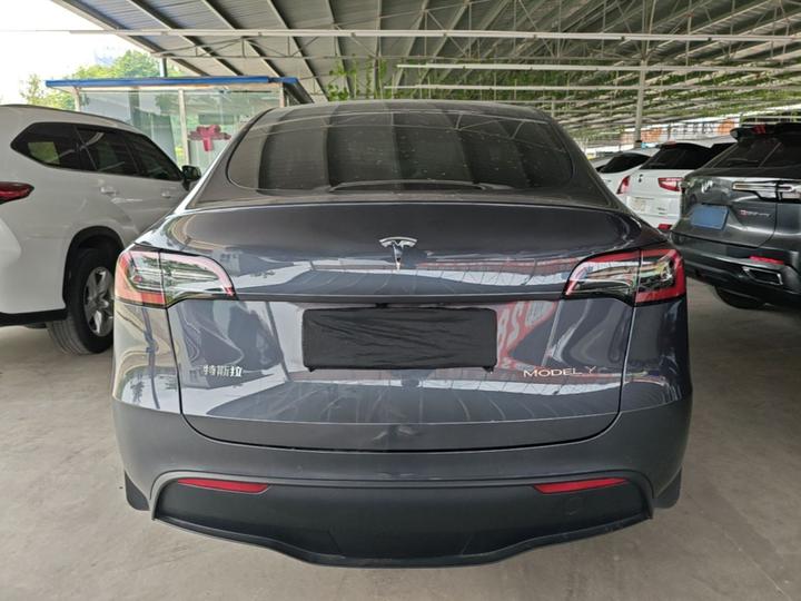 Model Y 2022 Facelift RWD photo 2
