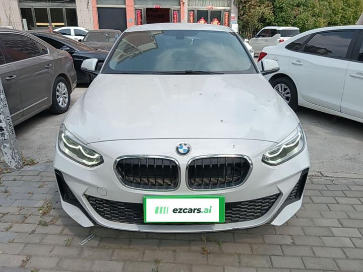 1 Series 2023 120i M Sport photo 2