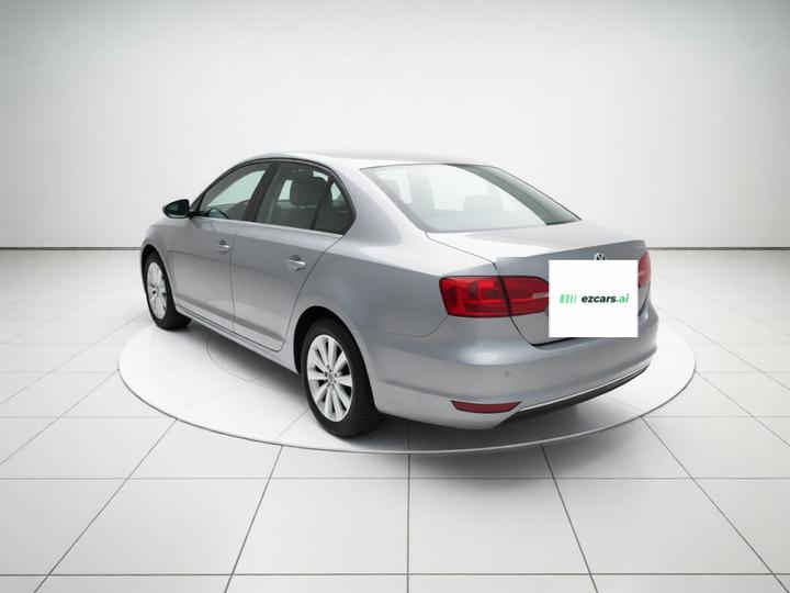 Sagitar 2014 Facelift 1.6L AT Comfort photo 4