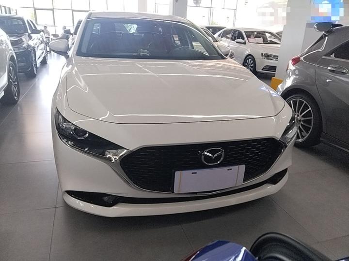 3 Axela 2023 2.0L AT photo 2