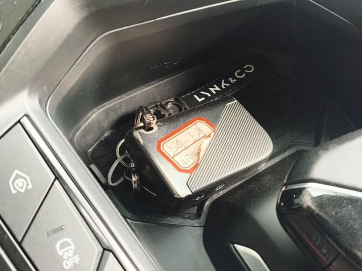 06 EM-P 2020 PHEV Plus photo 8