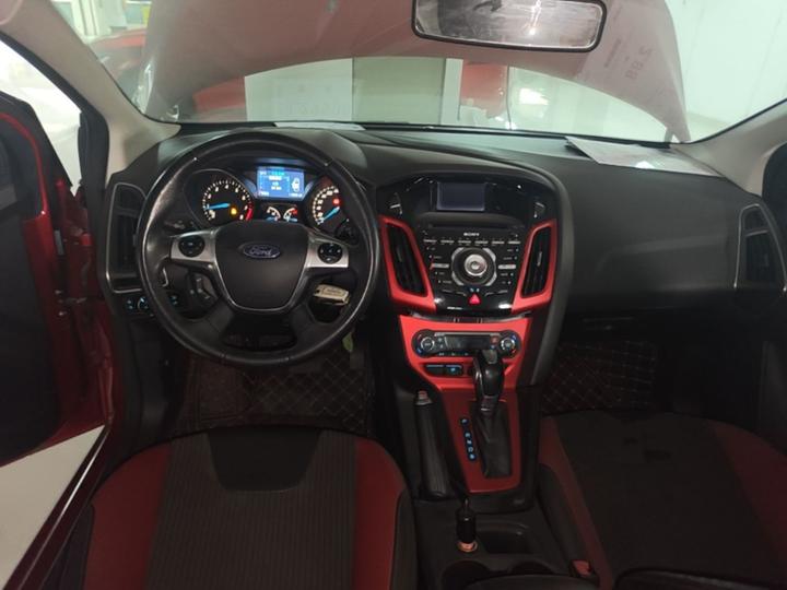 Focus 2012 Hatchback 2.0L AT Luxury Sport photo 5