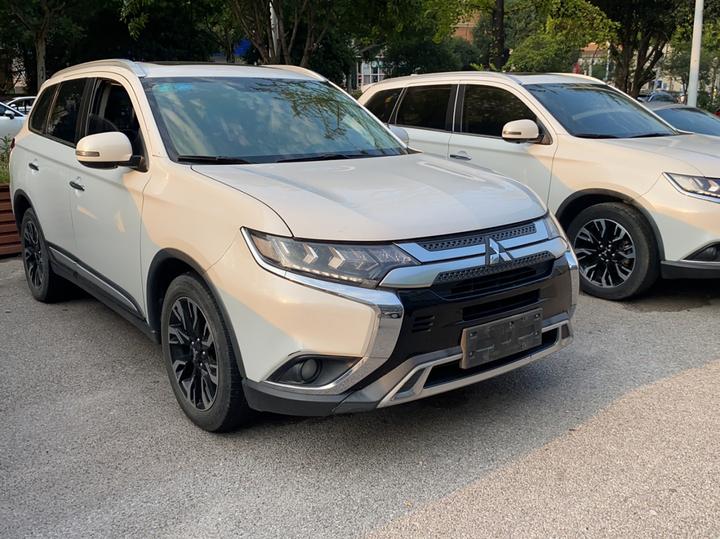 Outlander 2019 2.4L AWD Enjoy 5-Seater China V photo 3
