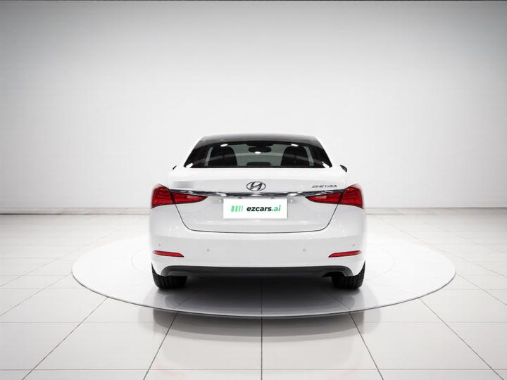 Mistra 2014 1.8L AT Premium DLX photo 3