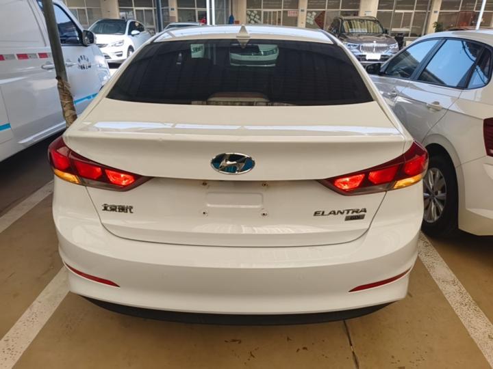 Elantra 2016 1.6L AT Smart Elite photo 3