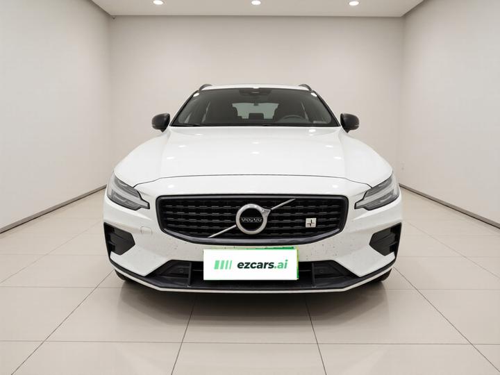 V60 2022 B5 Sport photo 2