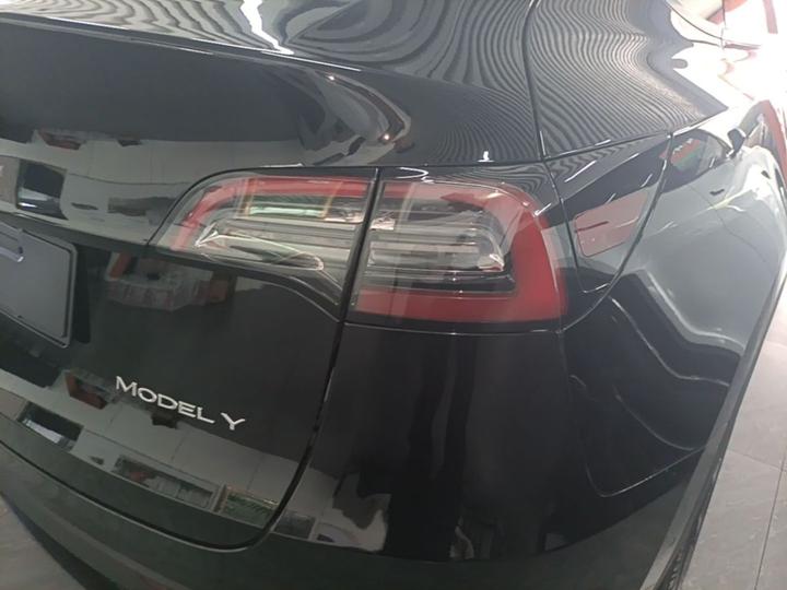 Model Y 2023 RWD photo 7