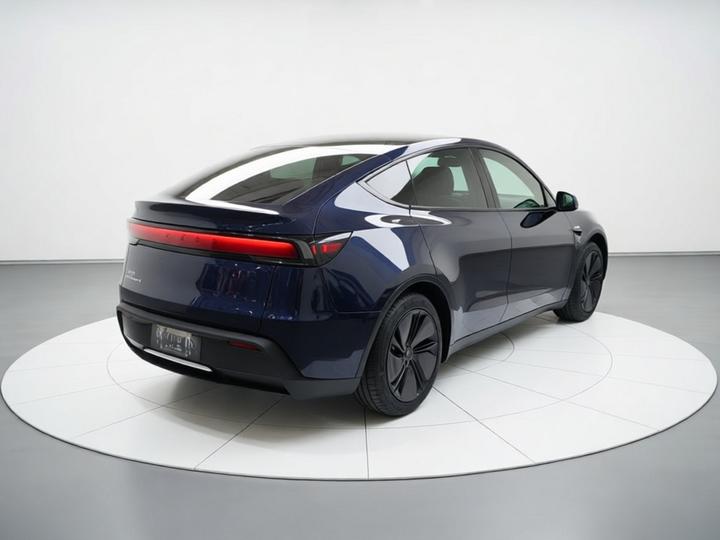 Model Y 2025 RWD photo 6