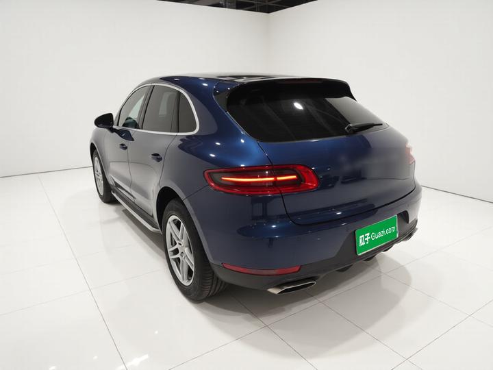 2017 Macan 2.0T photo 4