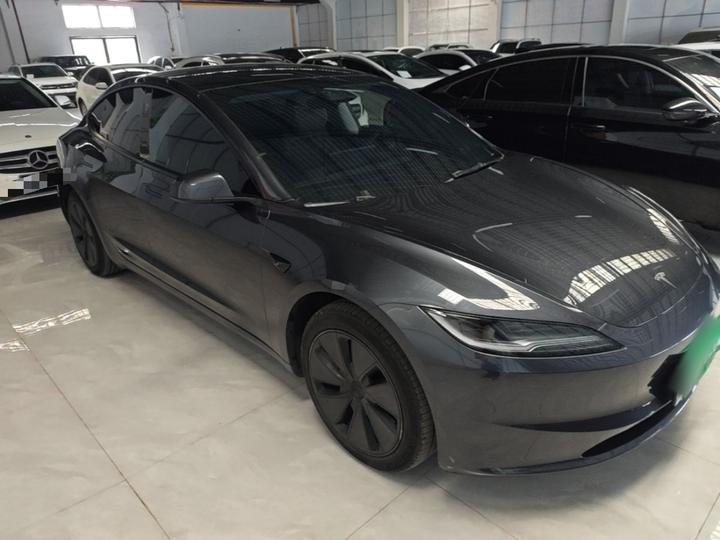 Model 3 2023 RWD photo 3