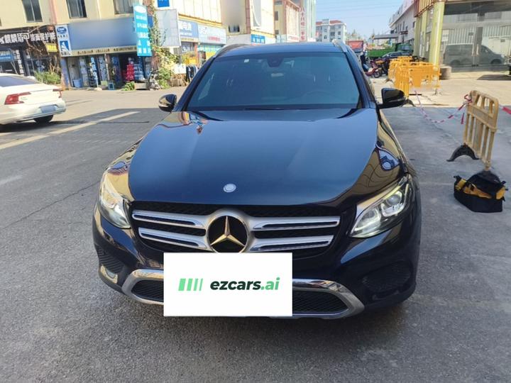 GLC 2017 GLC 200 4MATIC photo 2