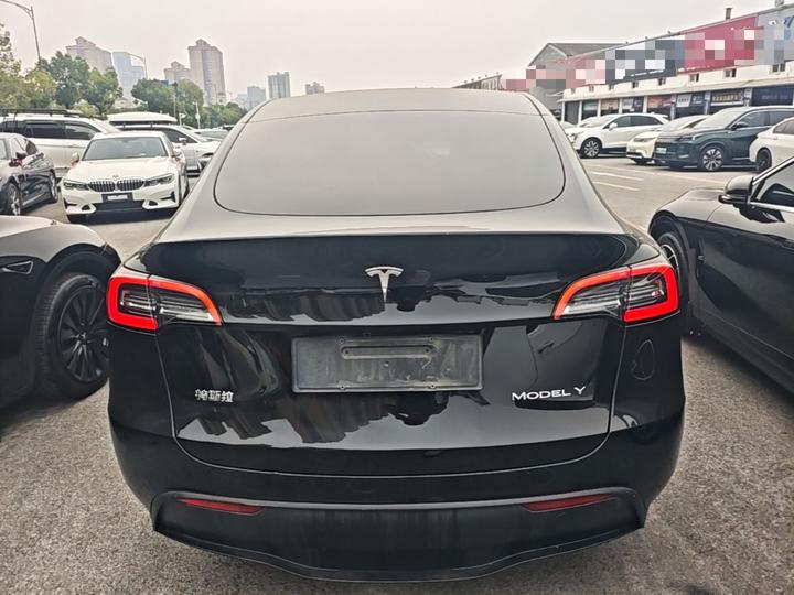Model Y 2024 RWD photo 5