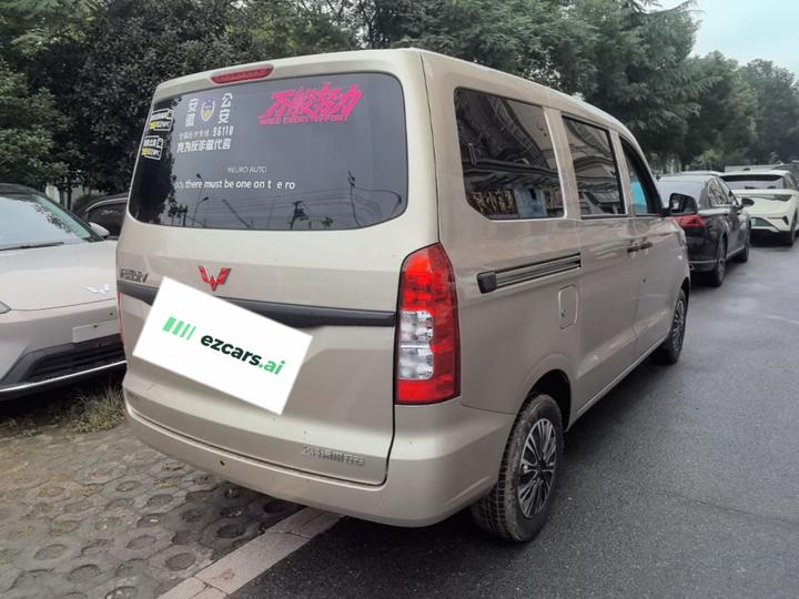 Wuling Hongguang V 2022 1.5L LAR photo 6