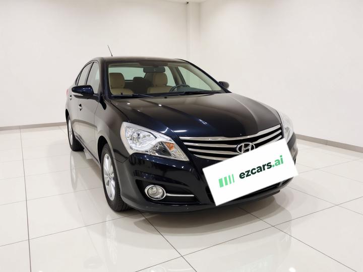 Dynamic 2011 1.6L MT Luxury photo 3