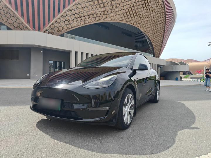 Model Y 2022 Long Range AWD photo 4