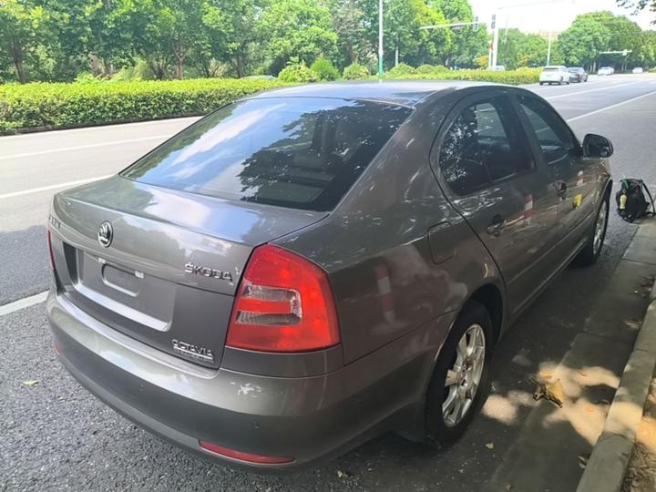 Octavia 2015 Classic 1.6L AT photo 4