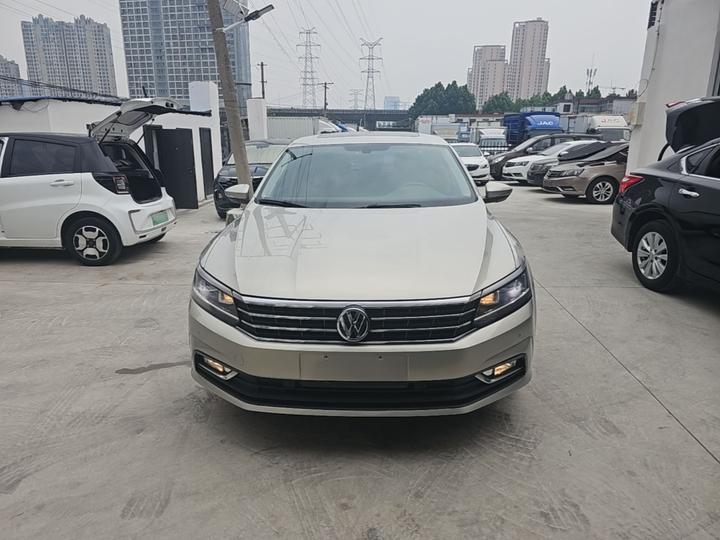 Passat 2017 330TSI DSG photo 2